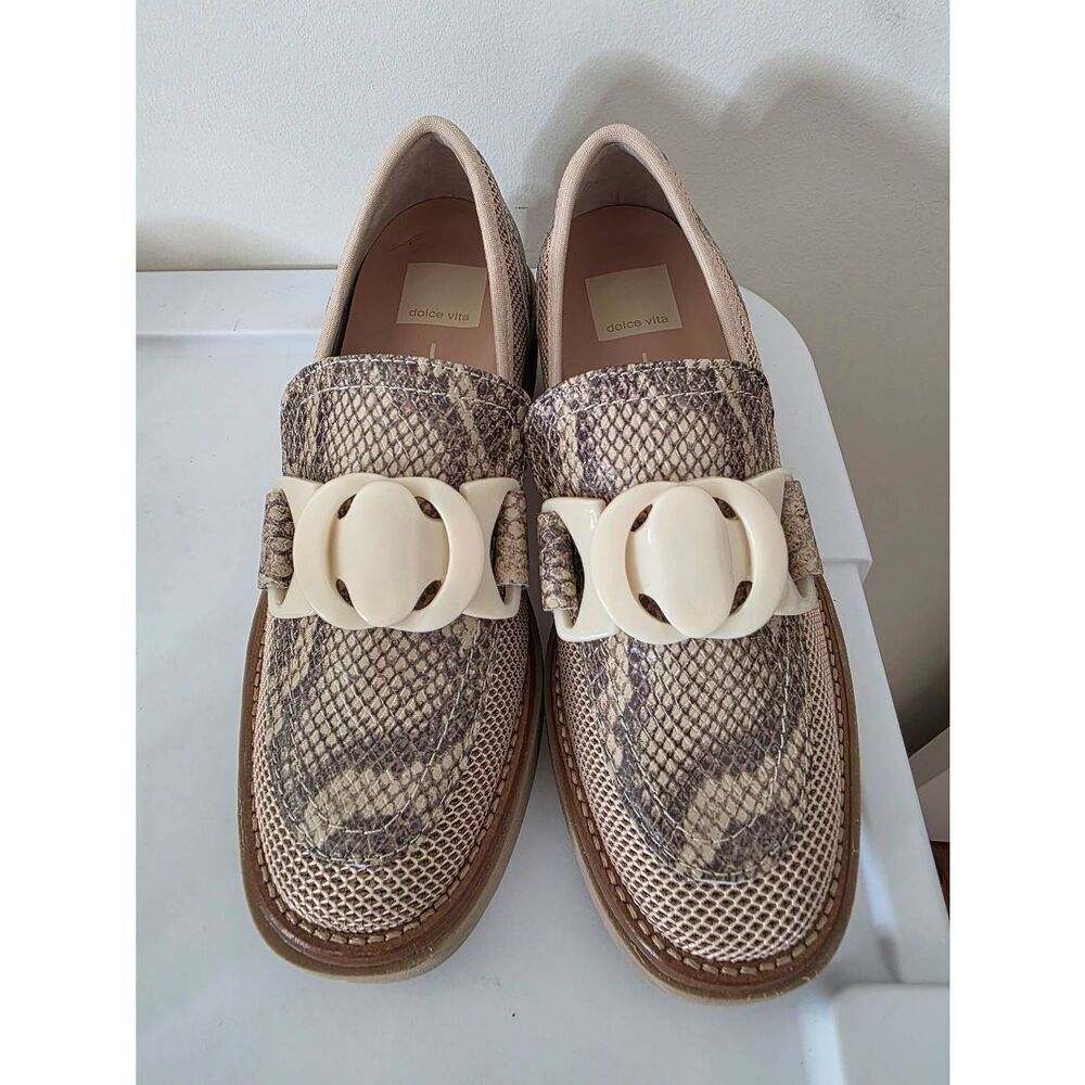 Dolce Vita Sandey low heeled loafers in a beige snakeskin pattern Size 6 NWOB